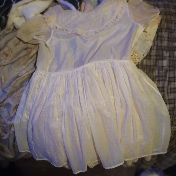 Dresses - Picture 7 of 7